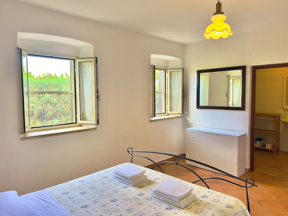 Deluxe Condo, Garden Area photo 2
