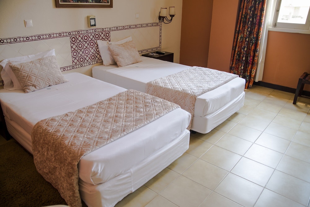 Standard Twin Room photo 2
