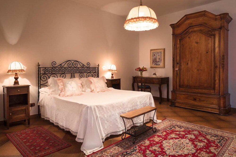 Basic Double or Twin Room photo 2