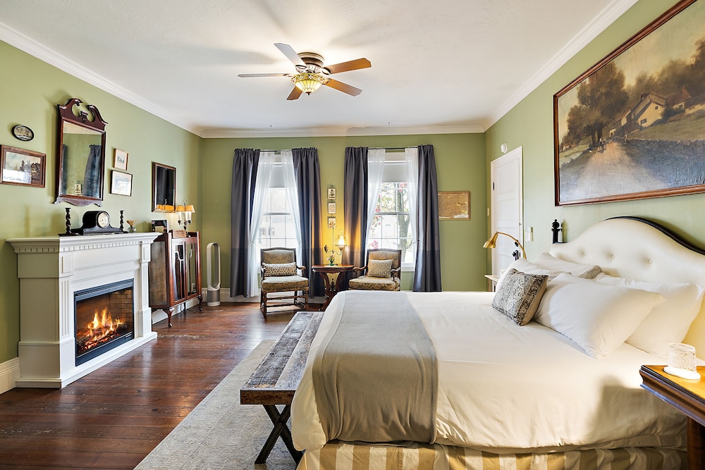 Parlor Suite, Room 8 (First floor,stair access)