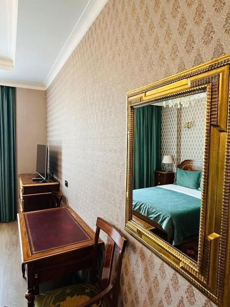 Deluxe Double Room, City View