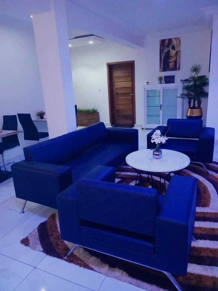 Comfort Suite, City View