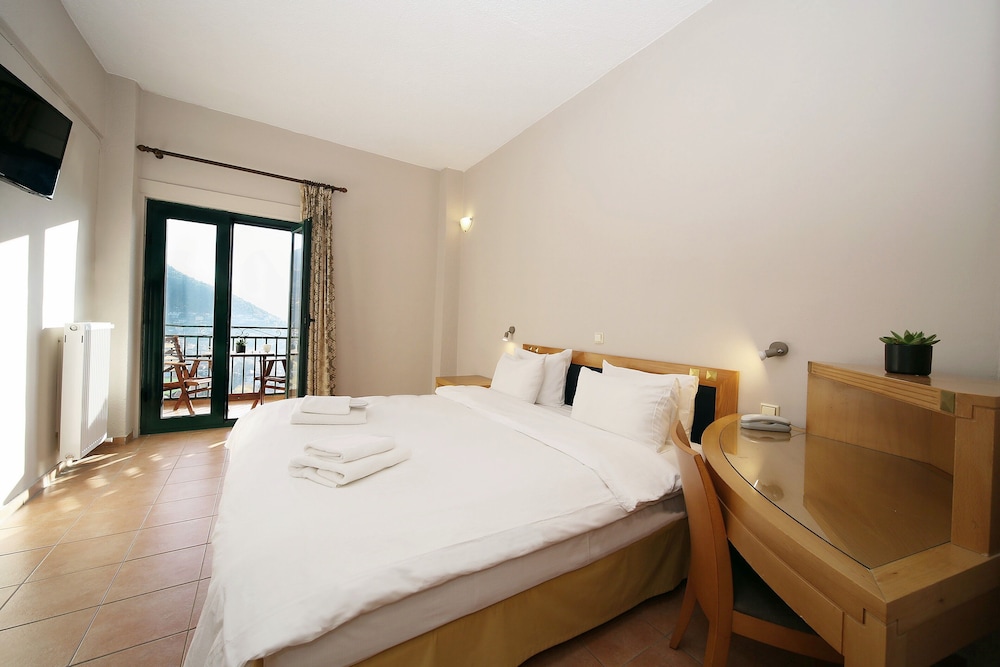 Superior Double or Twin Room photo 2
