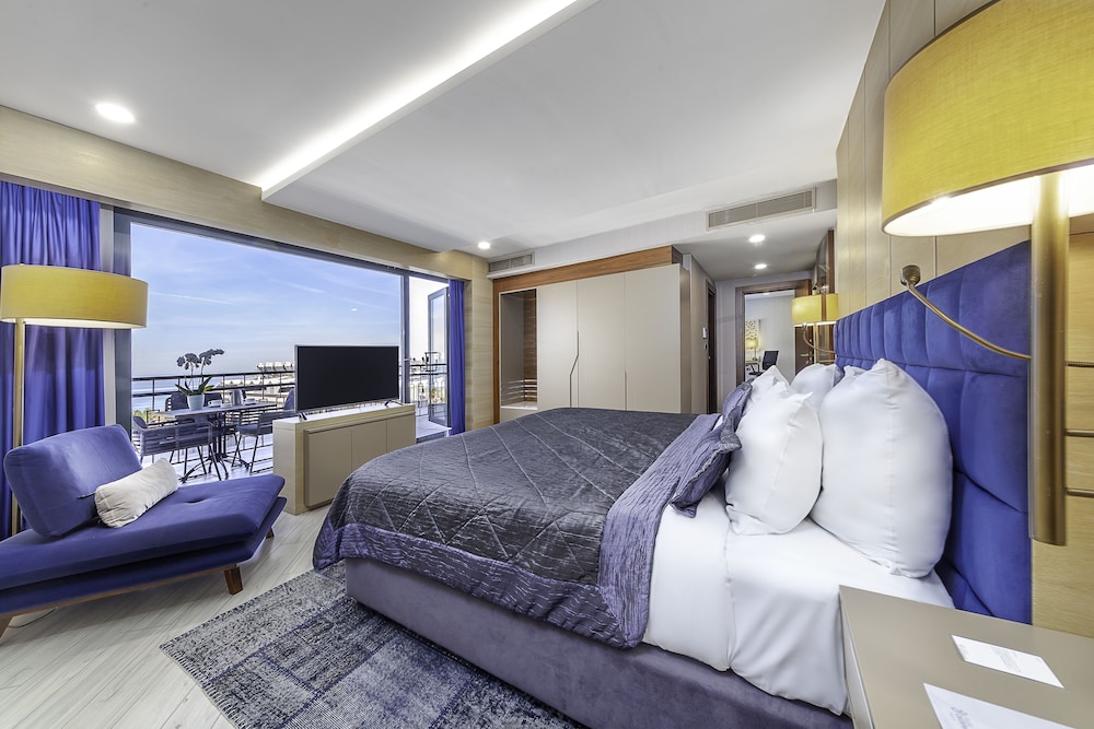 Executive Suite, Sea View