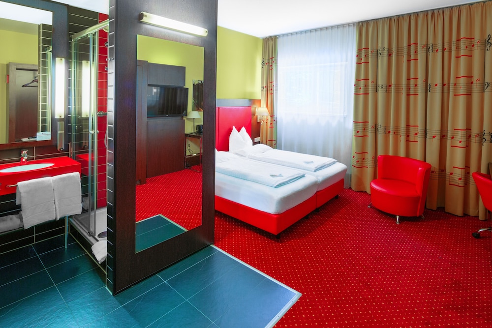 Standard Room, 2 Twin Beds photo 1