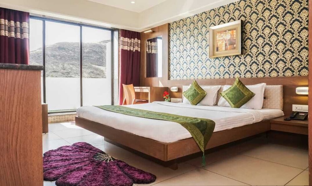 Executive Room - Photo 2