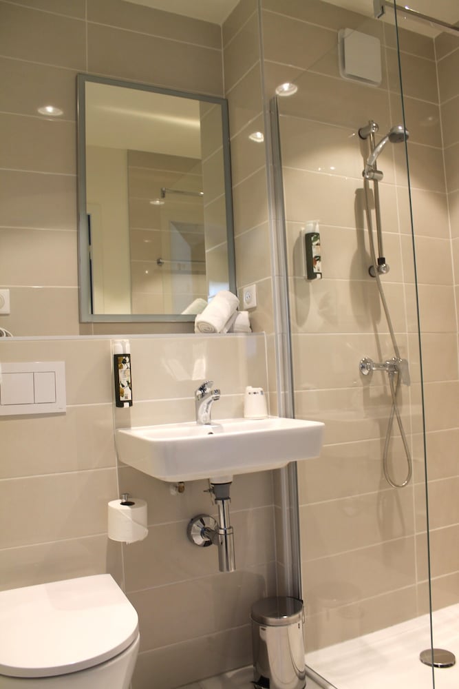 Twin Room - Photo 2