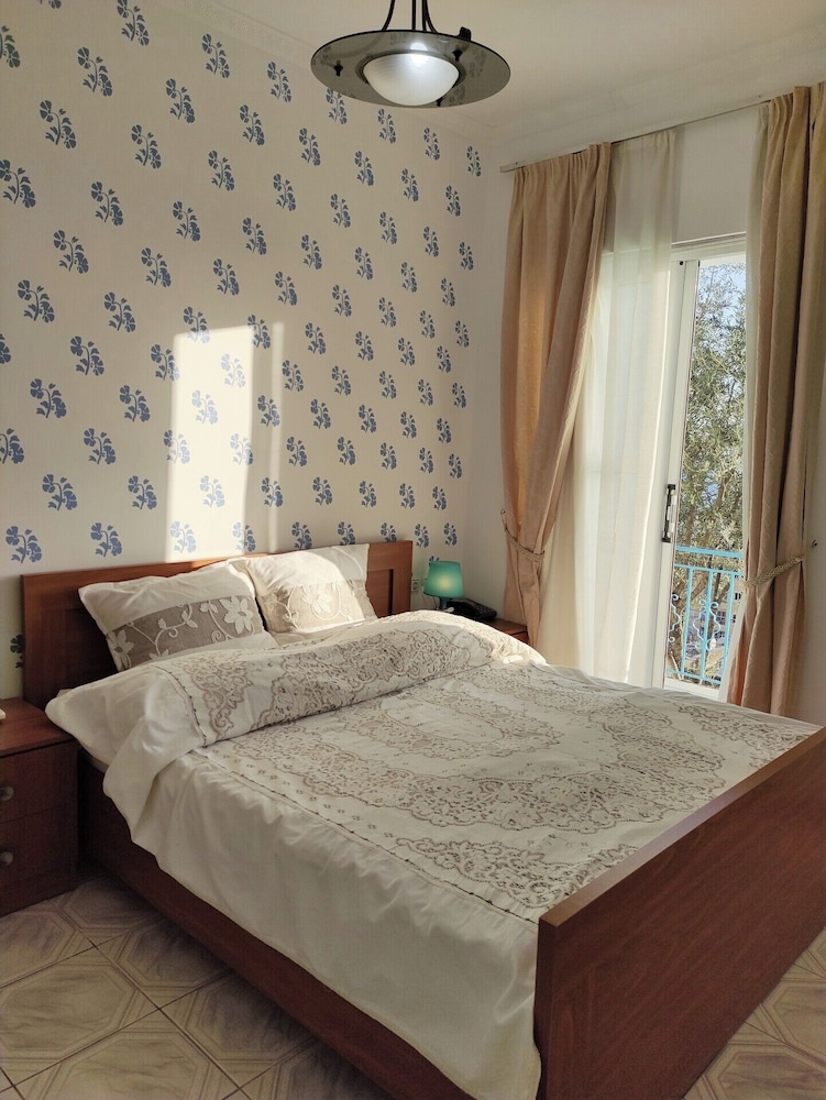 Panoramic Room