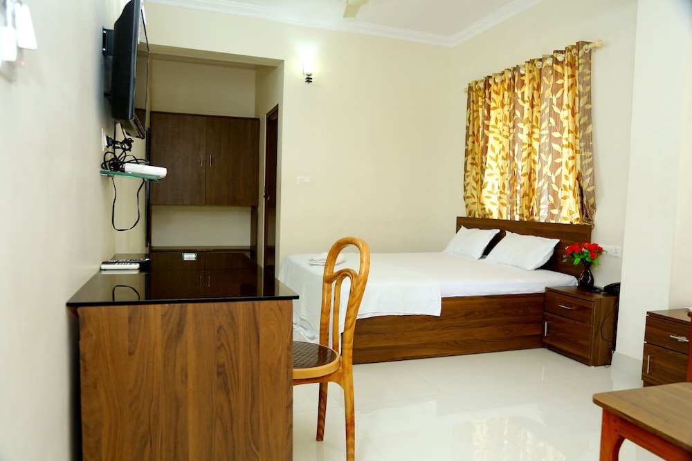 Family Room, 1 King Bed photo 1