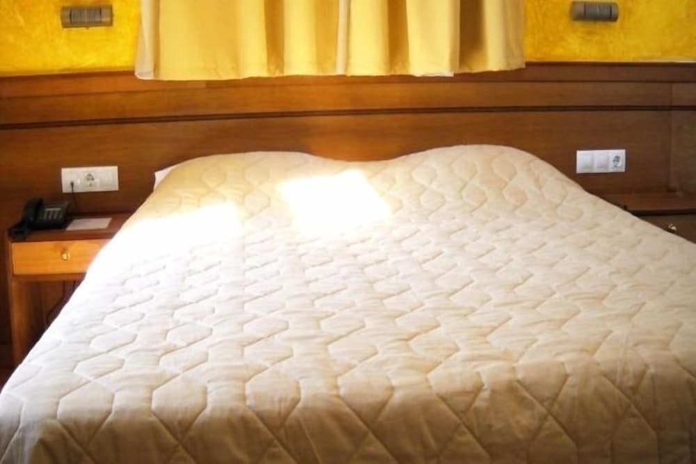 Double or Twin Room photo 1