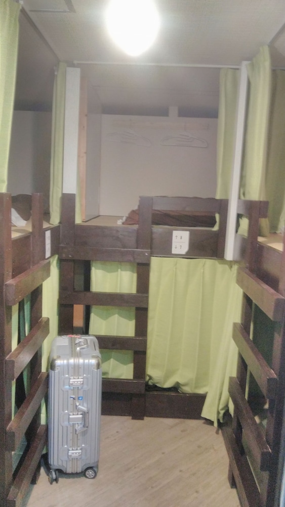 Standard Shared Dormitory, Women only, Shared Bathroom photo 3