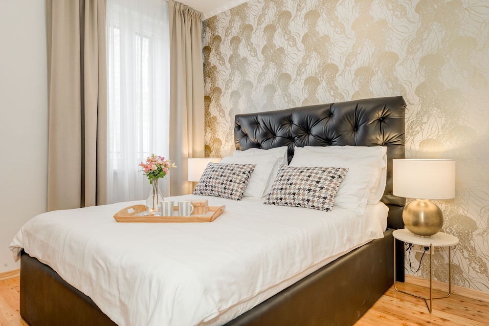 Deluxe Double Room, City View (Medusa) photo 1