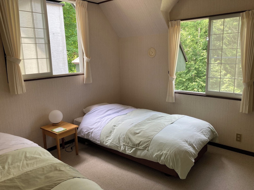 Basic Twin Room, Garden View photo 1