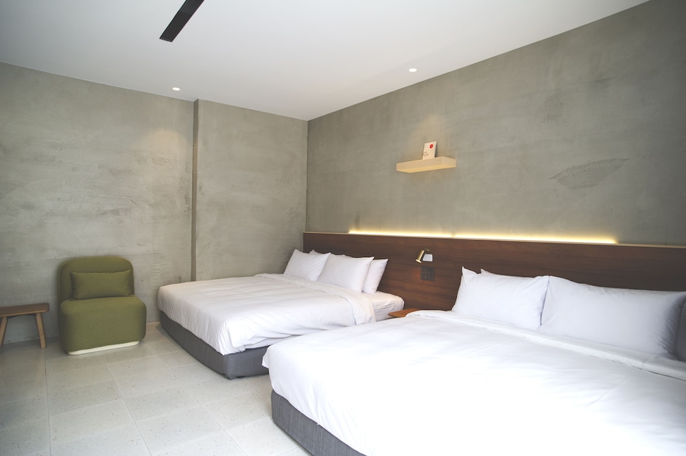 Design Quadruple Room - Photo 7