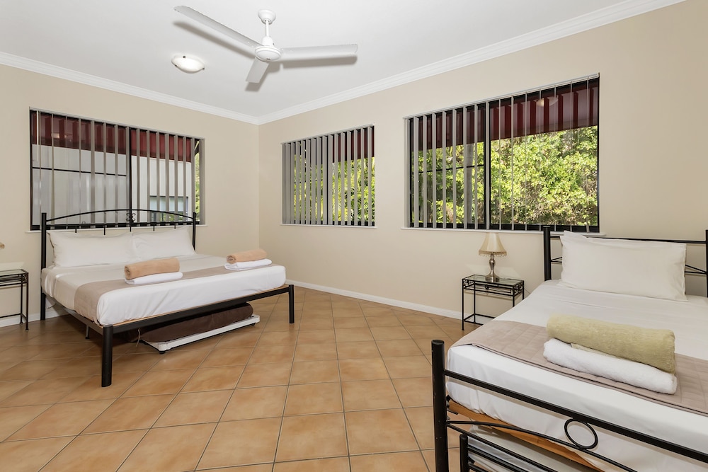 Apartment, 2 Bedrooms, Ocean View photo 1