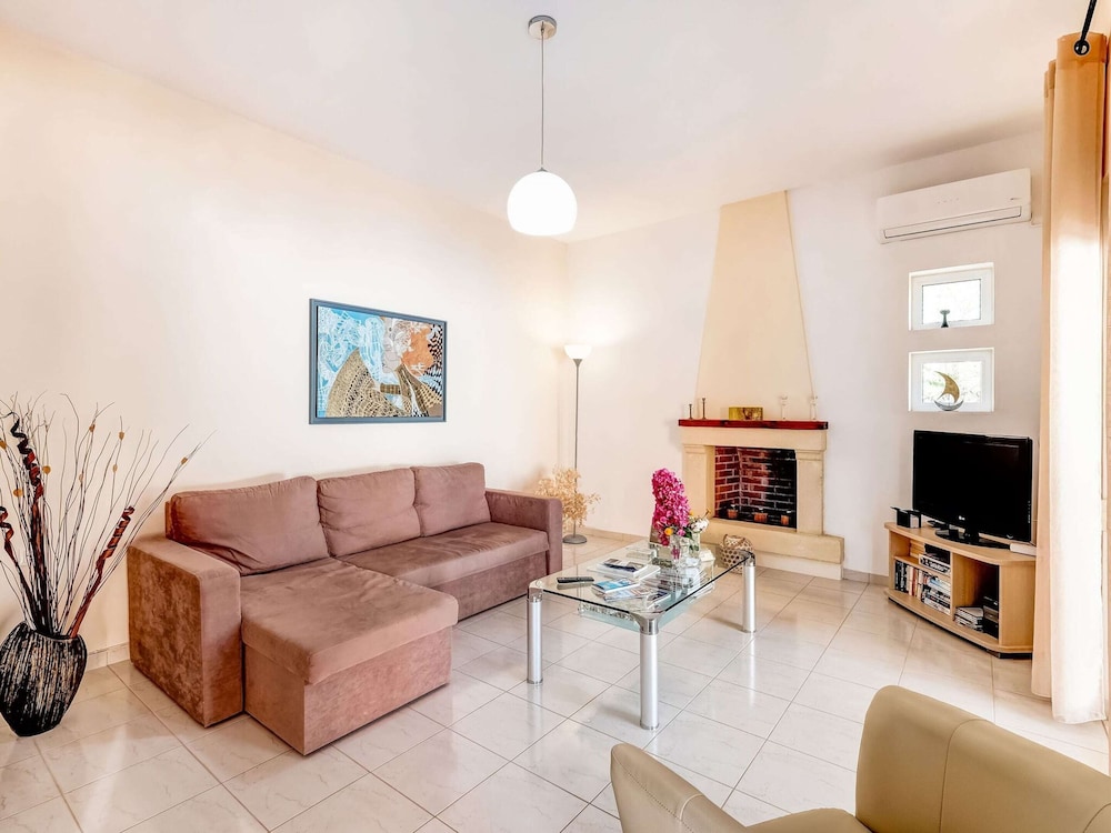 Villa photo 2