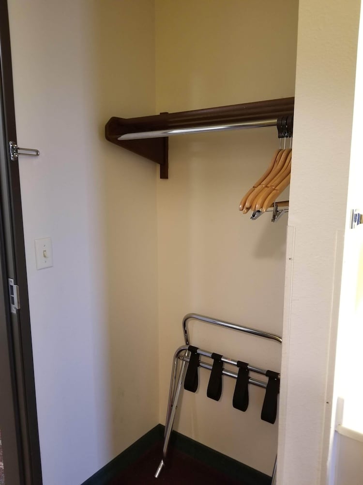 Standard Room, 1 King Bed With Sofa Bed, Non Smoking - Photo 4