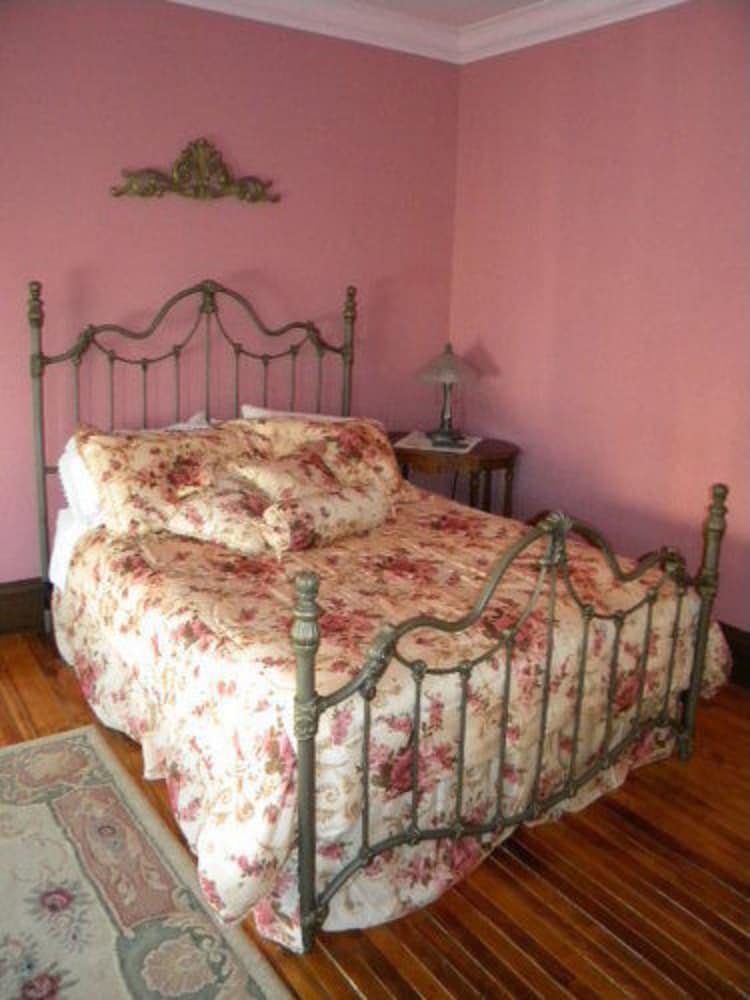 The Rose Room (2nd floor)