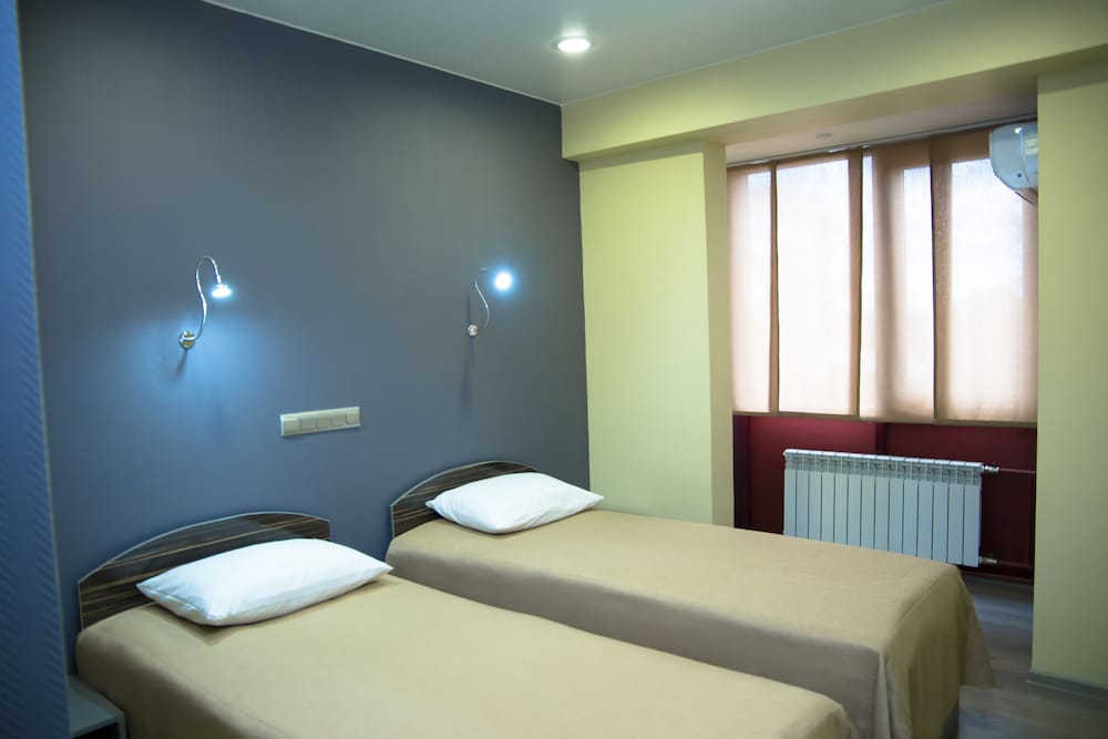 Standard Twin Room photo 2