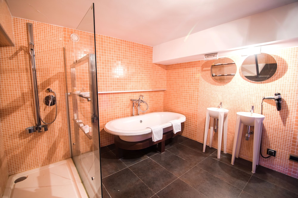Duplex - Photo 6