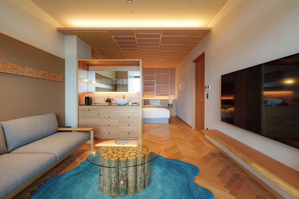 Design Twin Room with Onsen Open-Air Bath (Lake View) East Wing, Non-Smoking - Photo 9