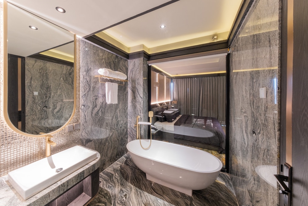 Executive Room - Photo 26