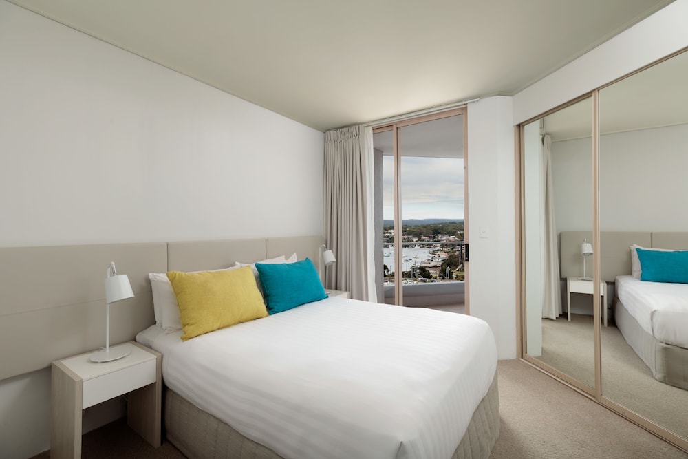 One Bedroom Ocean View Suite - Photo 2