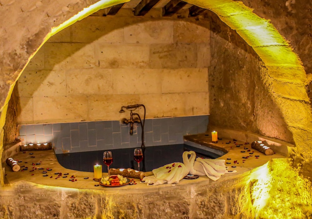 Defne Cave Honeymoon Suite - Photo 5
