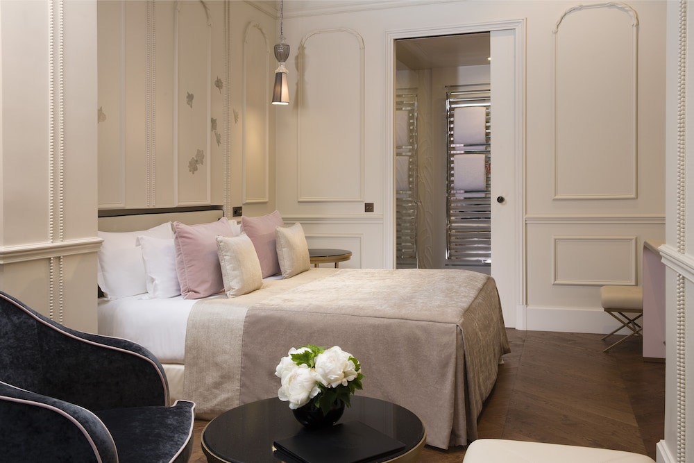 Deluxe Double Room, 1 Queen Bed, Ground Floor photo 2