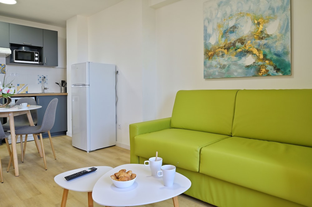Basic Apartment photo 3