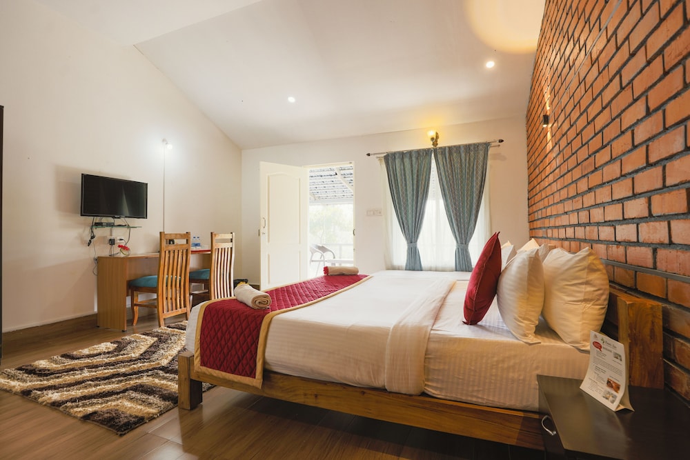 Deluxe room with balcony photo 1