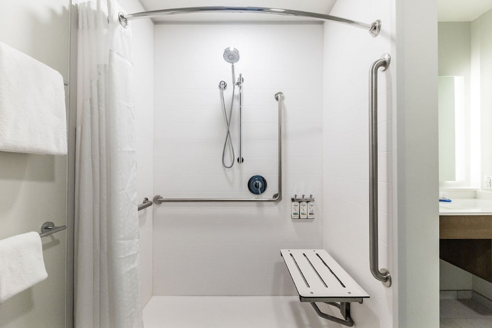 Suite, 2 Queen Beds, Accessible (Communications, Mobil, Roll-In Shower)