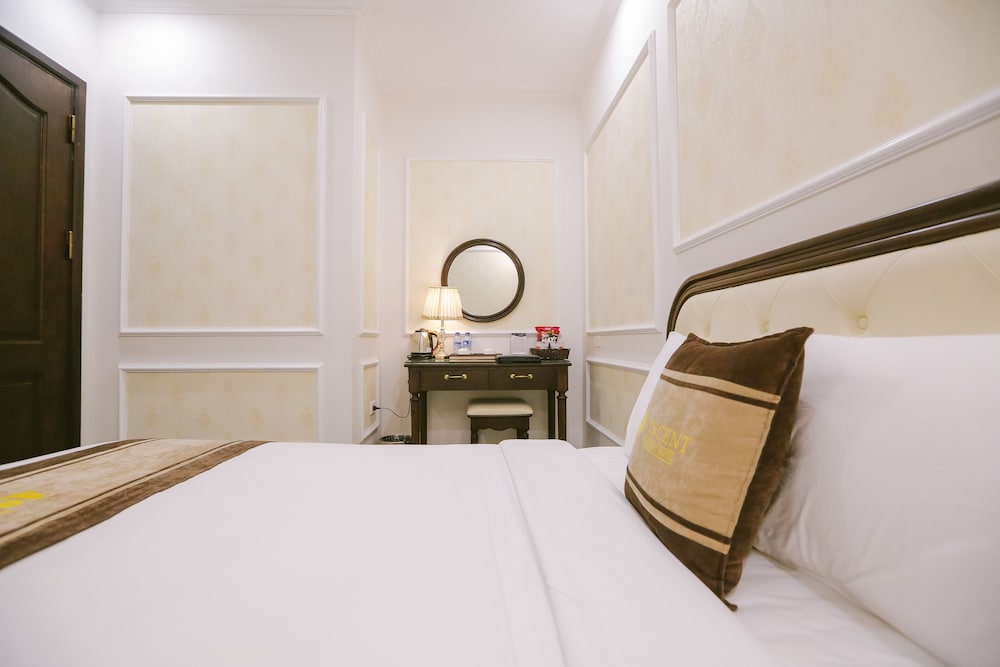 Deluxe Room, 1 Queen Bed, Non Smoking, Refrigerator photo 3