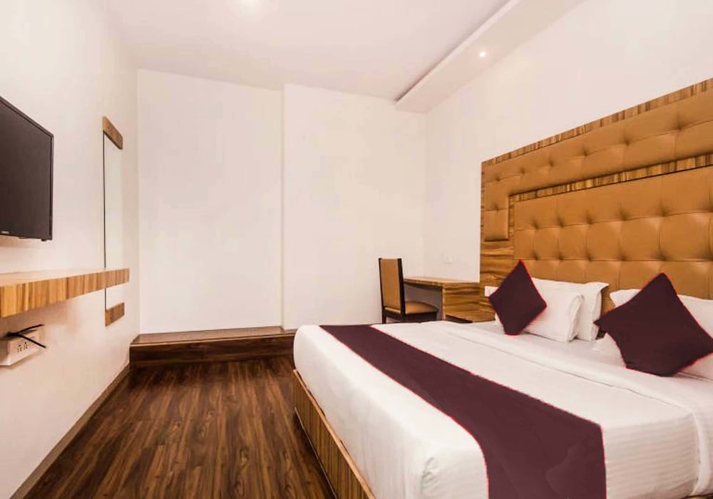 Deluxe Double Room - Photo 13