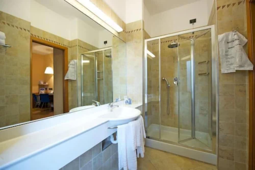 Superior Room, 1 Queen Bed, Terrace - Photo 6