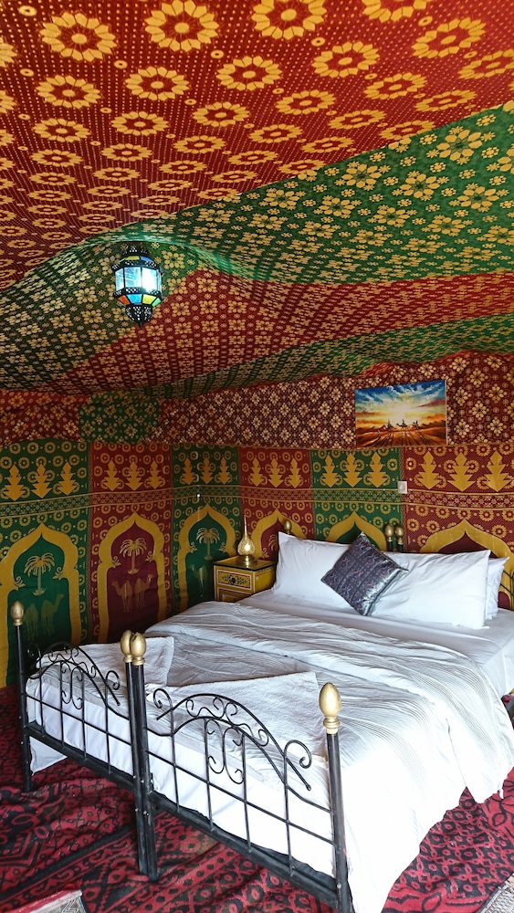 Tent (Sultana) photo 3