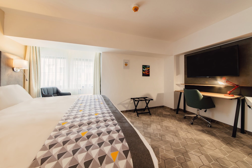 Suite, 1 King Bed (Additional Living Area) - Photo 3