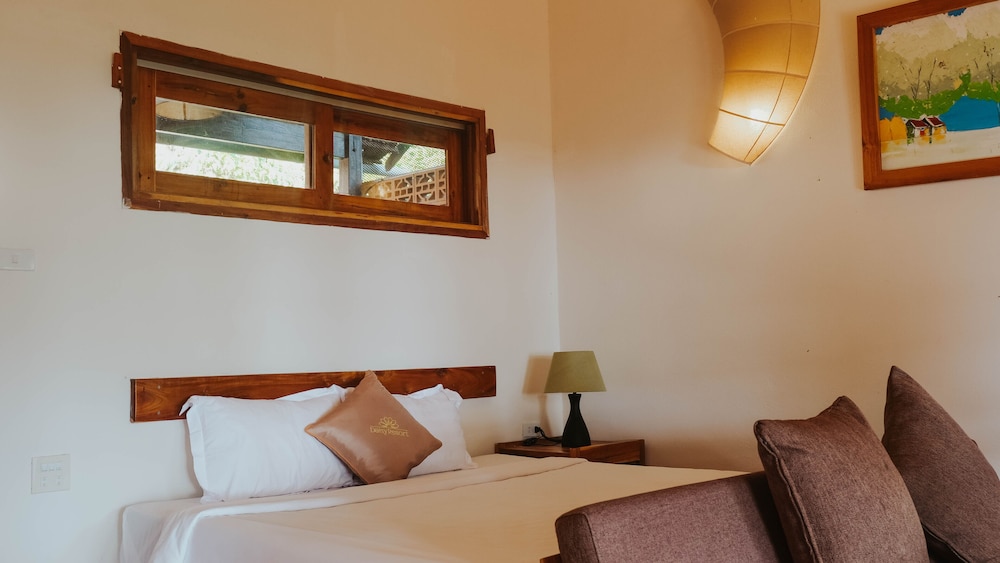 Senior Bungalow, 1 King Bed, Balcony, Ocean View photo 3