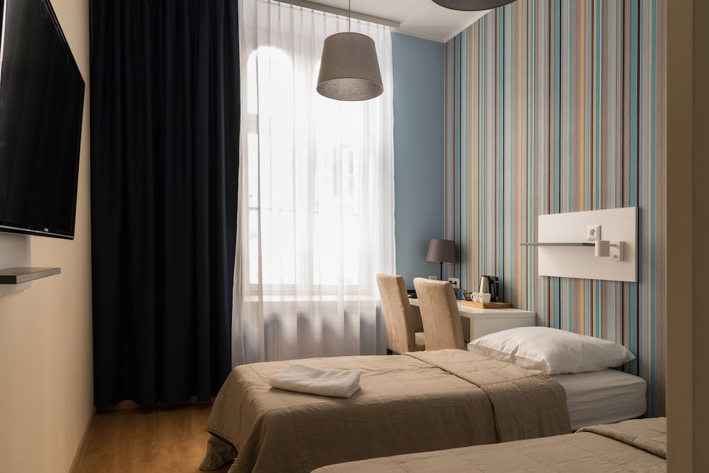 Standard Twin Room - Photo 5