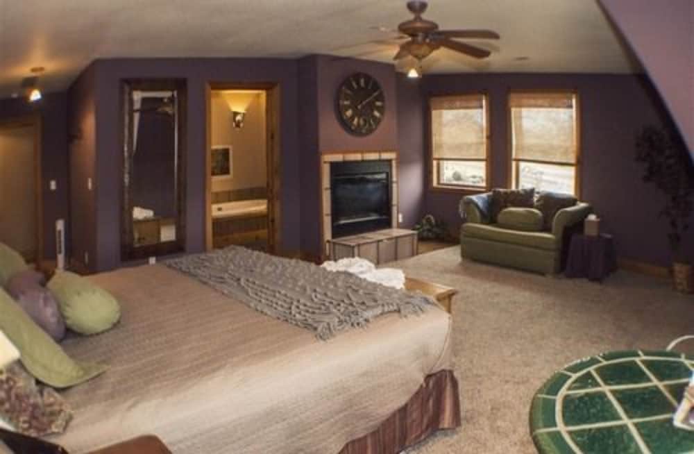 Room, Private Bathroom (Paisley Room) photo 3