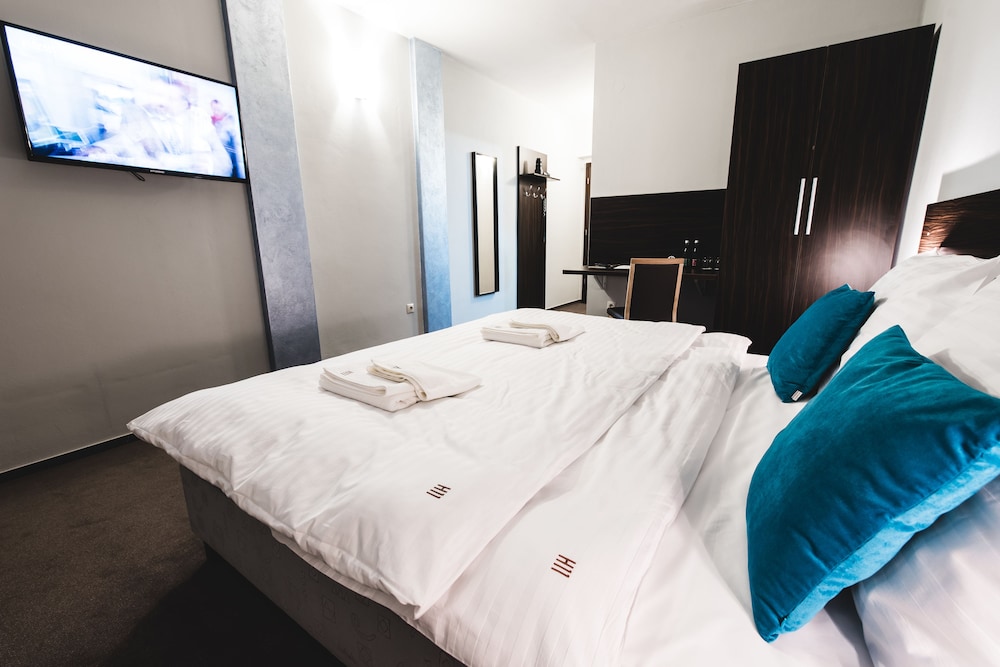 Economy Double Room photo 3