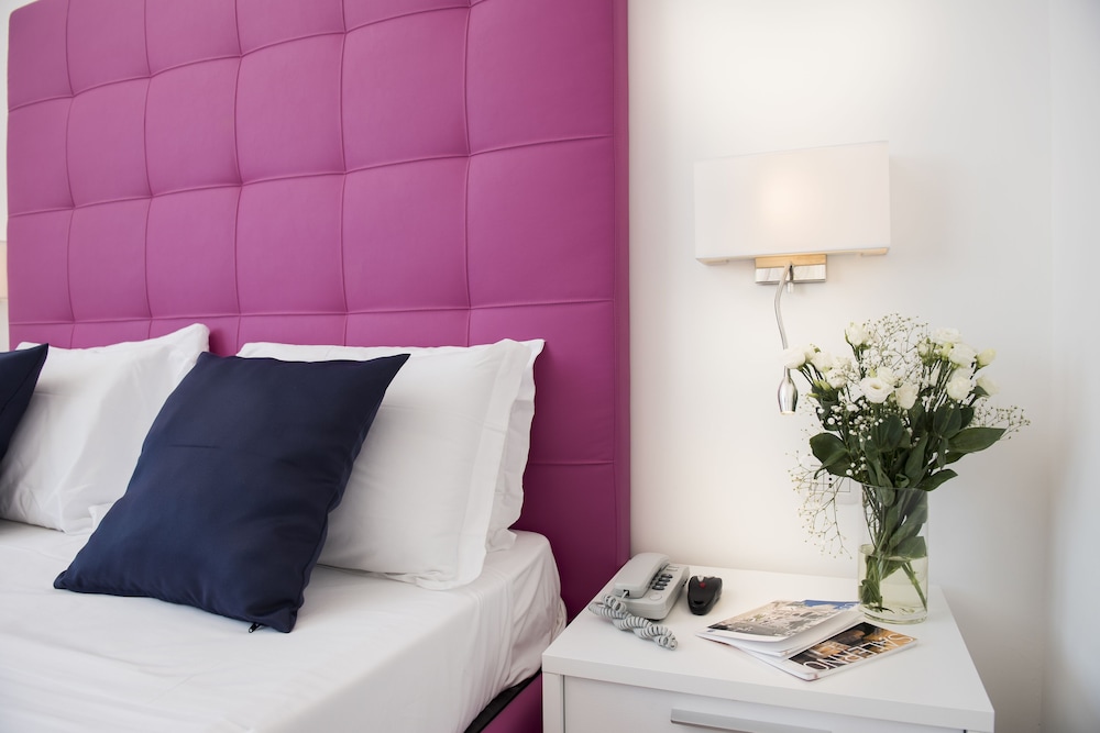 Comfort Room, City View - Photo 16