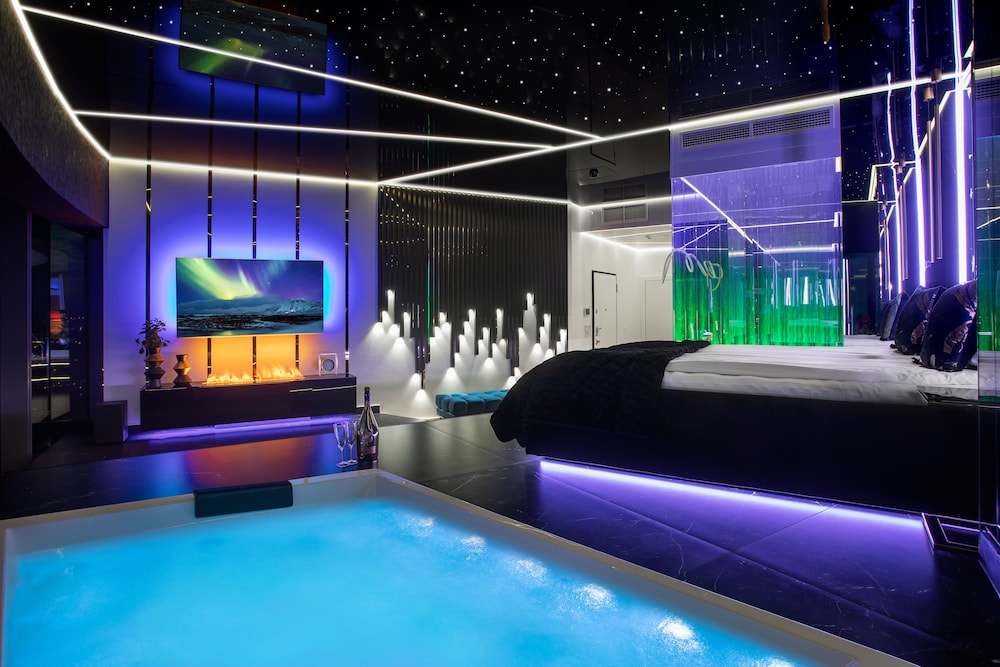 Suite Apartment with hot tub and sauna