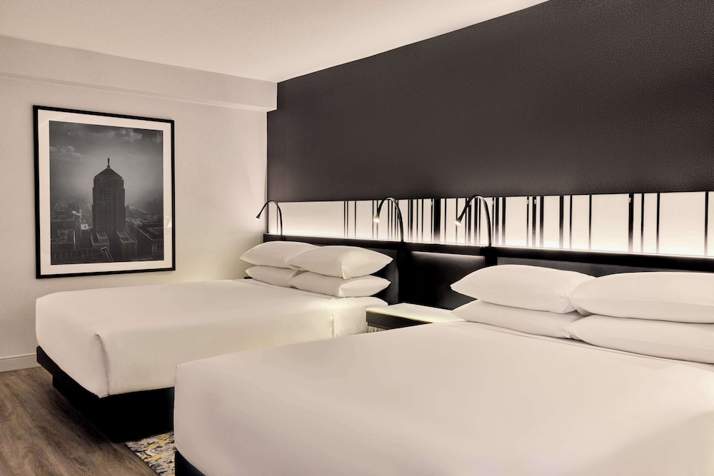 Accessible 2 Double Beds (Bathtub) - Photo 2