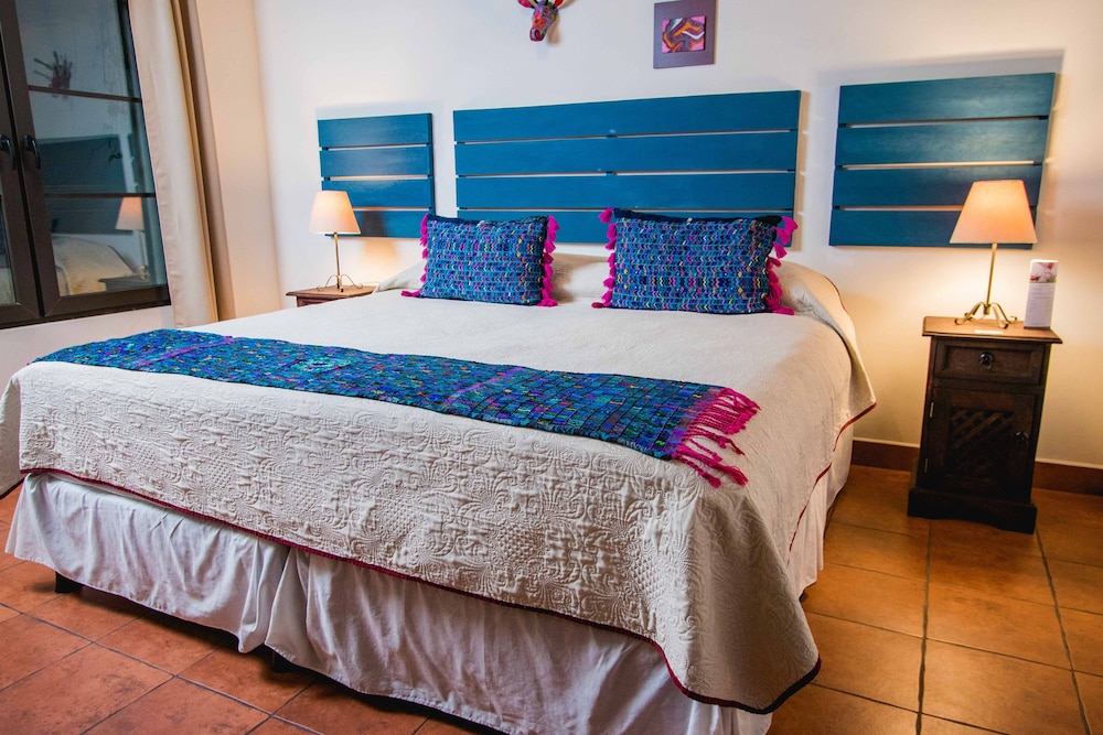 Standard Room (Cama extragrande 1, 4 y 7)