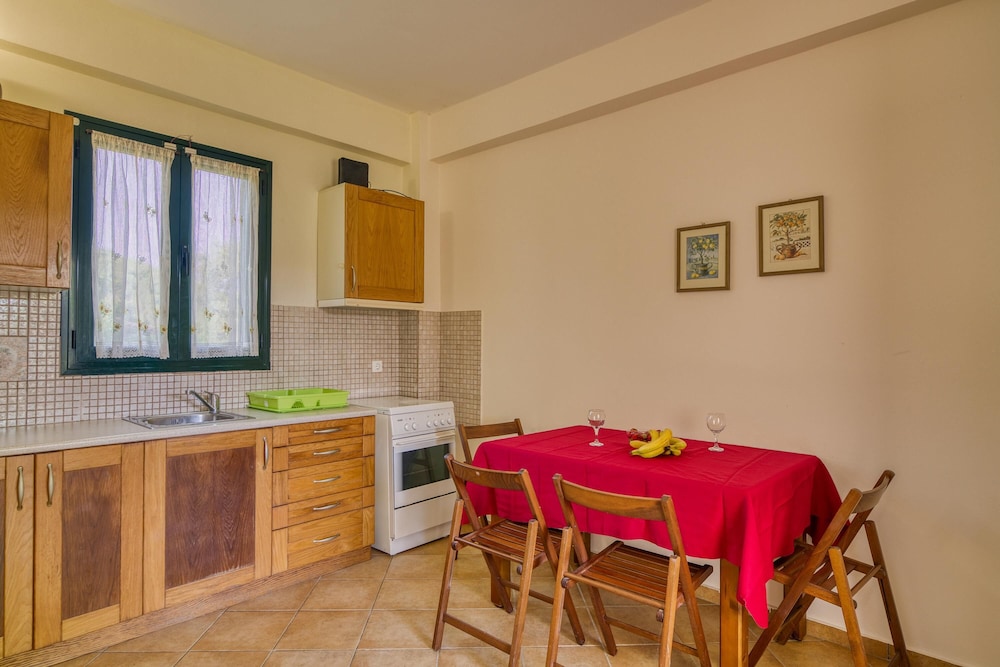 Family House, Multiple Bedrooms, Sea Facing (Analipsi Villas Beach Front 5)