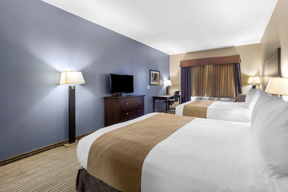 Standard Room, 2 Queen Beds, Non Smoking, Refrigerator & Microwave photo 2
