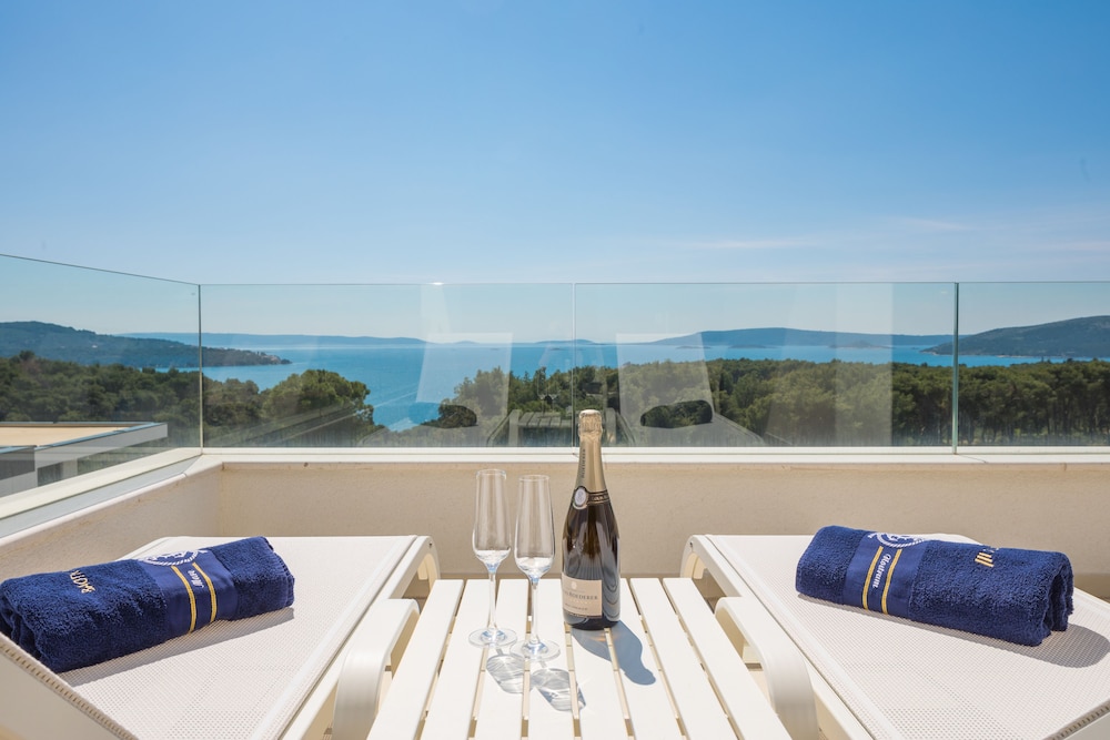 Luxury Apartment Nautica with Pool II photo 3