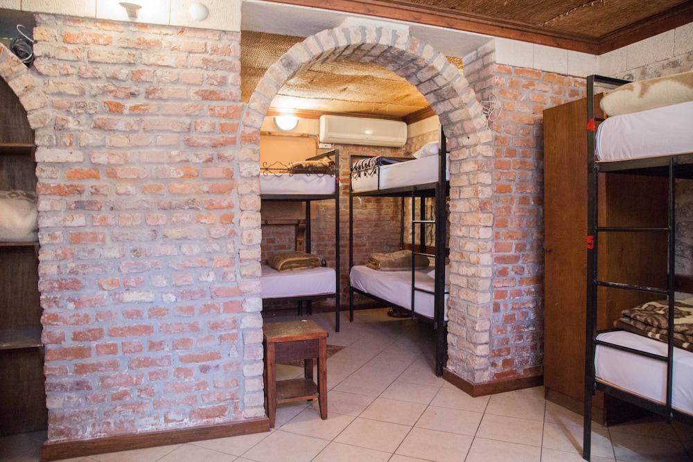 Shared Dormitory, Mixed Dorm, Shared Bathroom photo 2