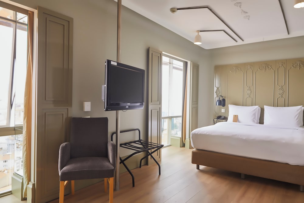 Deluxe Triple Room, City View photo 1